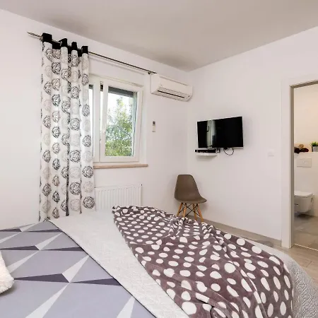 Casetta Filip By Interhome